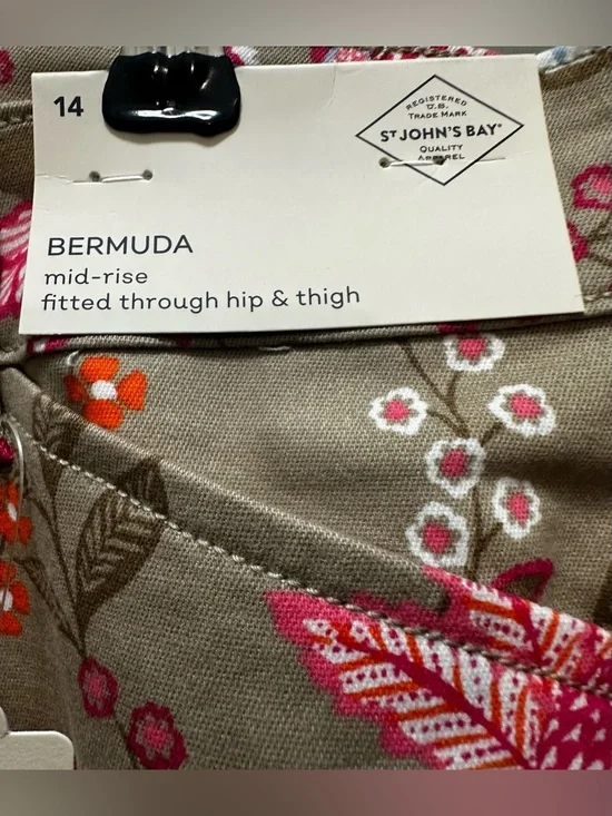 St. John’s Bay Size 14 Floral Bermuda Shorts NWT - Picture 3 of 9